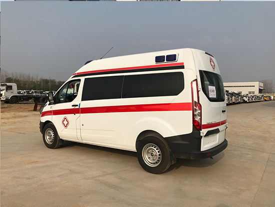 國(guó)六福特全順中軸中頂監(jiān)護(hù)型救護(hù)車(chē)